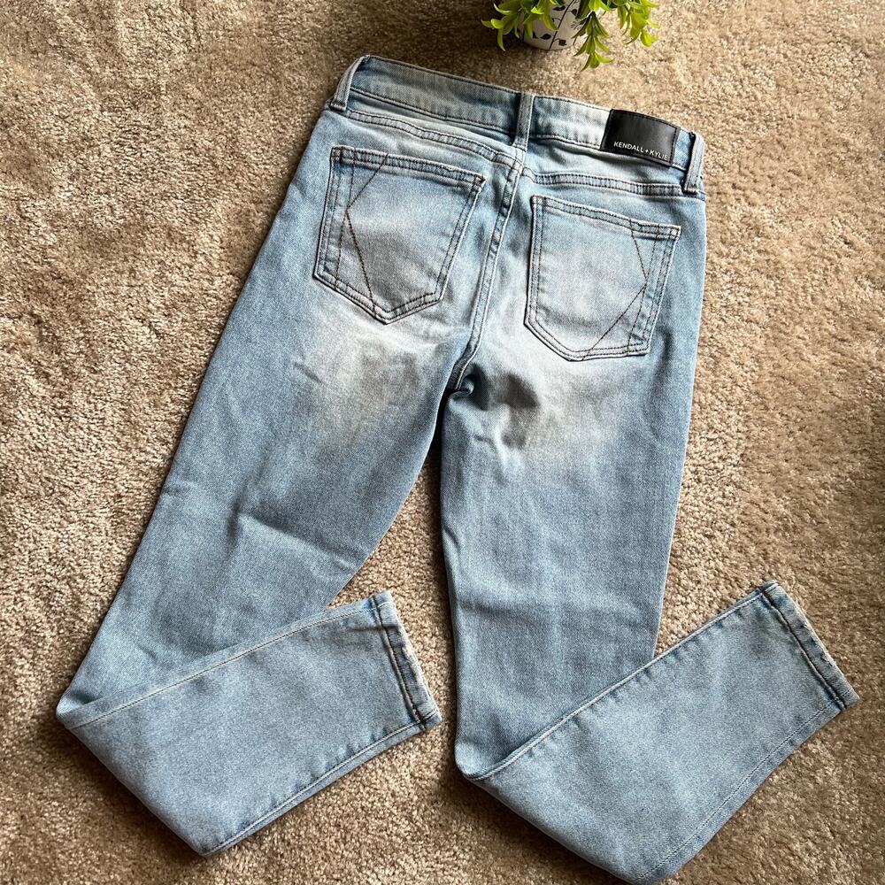 Kendall + Kylie Light Wash Distressed "The Ultra Babe Skinny" Jeans Size 1/25 - Picture 10 of 11